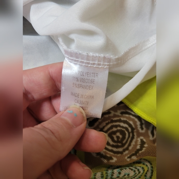 FREE W BUNDLE Variations Y2K lettuce hem top - Picture 7 of 11